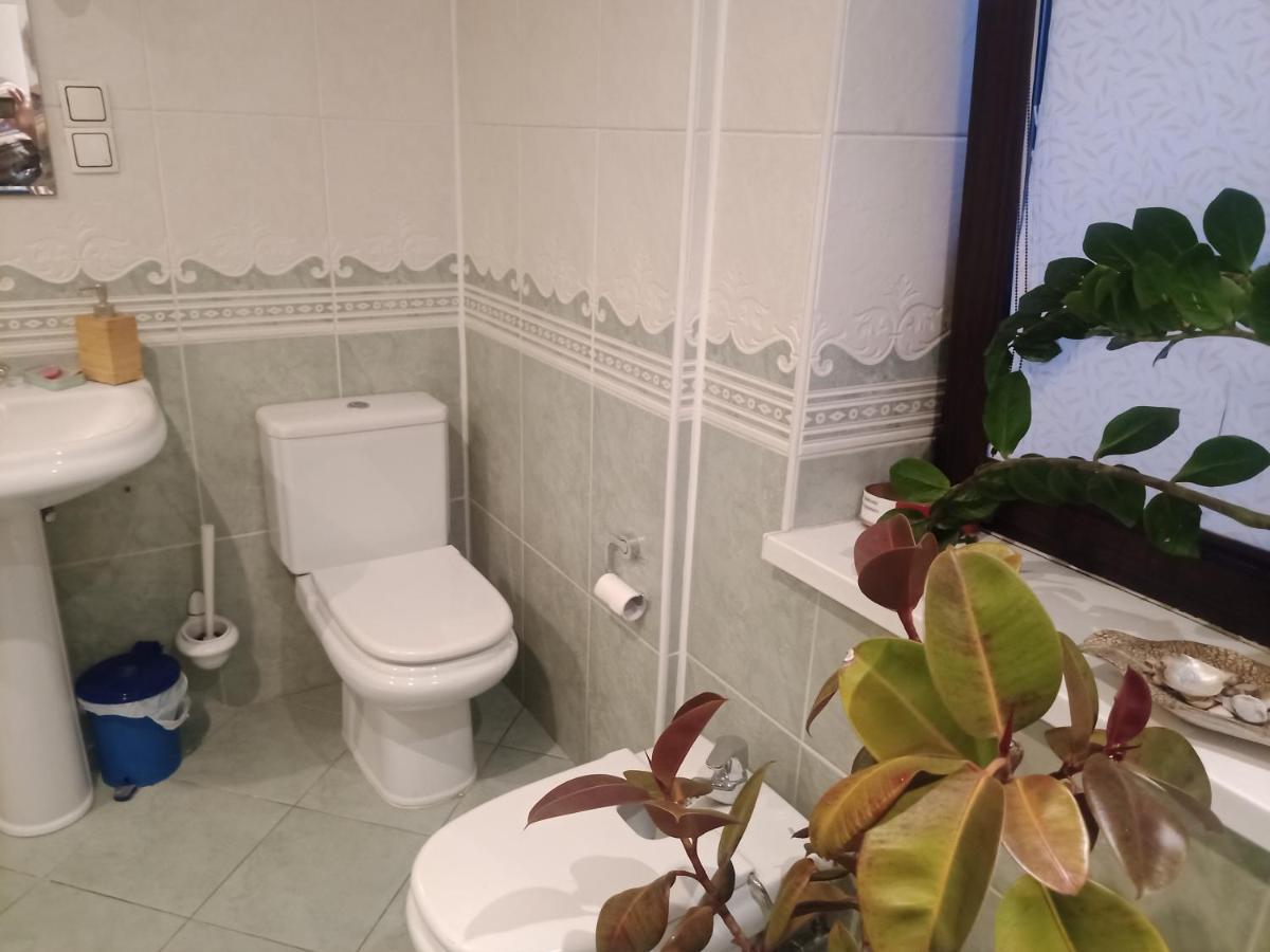 Pokoj W Domu Z Duzym Ogrodem クラクフ エクステリア 写真